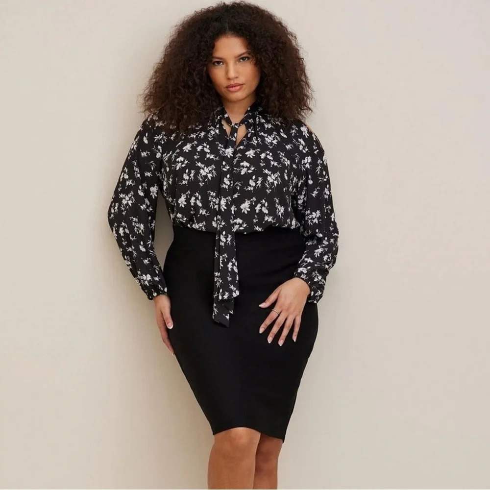 New Torrid Georgette Tie Front Cold Shoulder Blouse size 1X